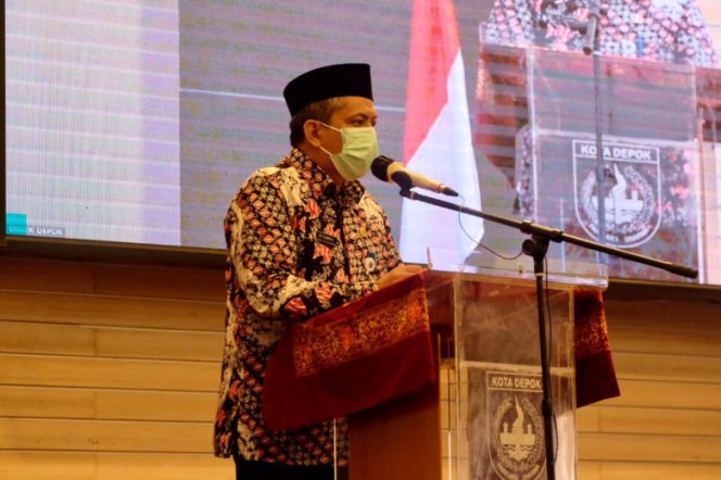 
					Kepala Disdik Kota Depok, Mohammad Thamrin, saat memberikan sambutannya pada acara Hari Pendidikan Nasional (Hardiknas) Tahun 2021, di Aula Serbaguna, lantai 10, Gedung Dibaleka II, Senin (03/05/21). (Foto: Diskominfo).