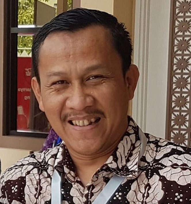 
					Direktur Umum PDAM Tirta Asasta Kota Depok, Ade Dikdik Iskandar