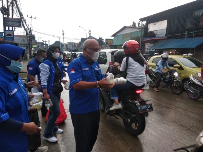 
					Demokrat Depok Berbagi Takjil