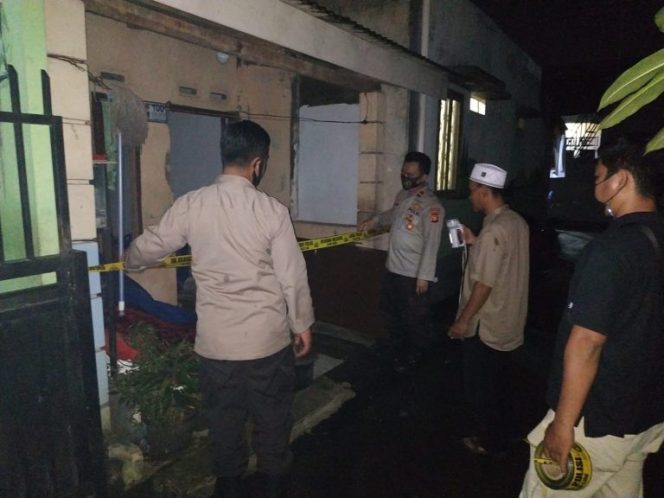 
					Tabung Gas Tiga Kilo Meledak Akibatkan Atap Rumah Jebol