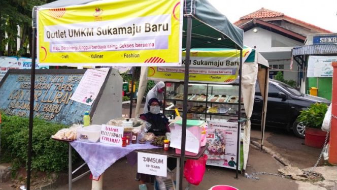 
					Outlet UMKM Sukamaju Baru yang berada di depan kantor Kelurahan Sukamaju Baru. (Istimewa)