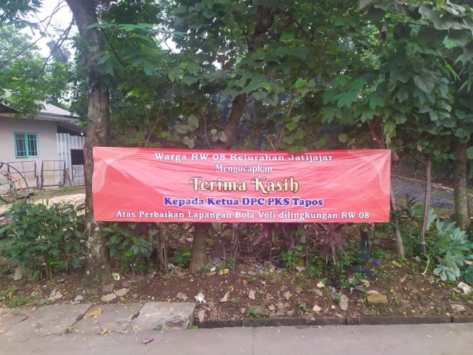 
					Warga Tapos Dapat Bantuan Pengecoran Tempat Olahraga Dari PKS