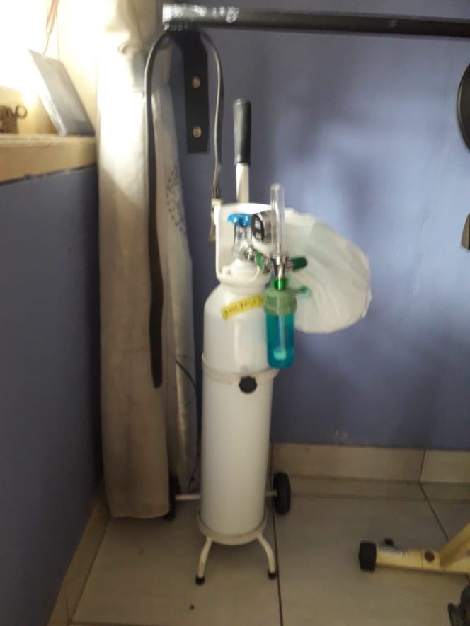 
					Tabung Oksigen yang disiapkan oleh KSTJ RW-10 Serua untuk diberikan kepada warga yang membutuhkan. (Foto: istimewa).