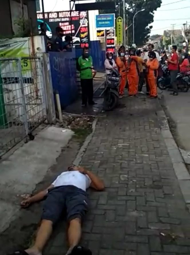 
					Usai Makan Bubur, Pria Ini Tiba-Tiba Ambruk dan Meninggal di Jalan Nusantara Beji