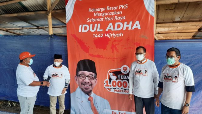 
					Bantu Masyarakat Pada Masa Pandemi DPD PKS Depok Tebar Qurban 159 Sapi dan 146 Kambing