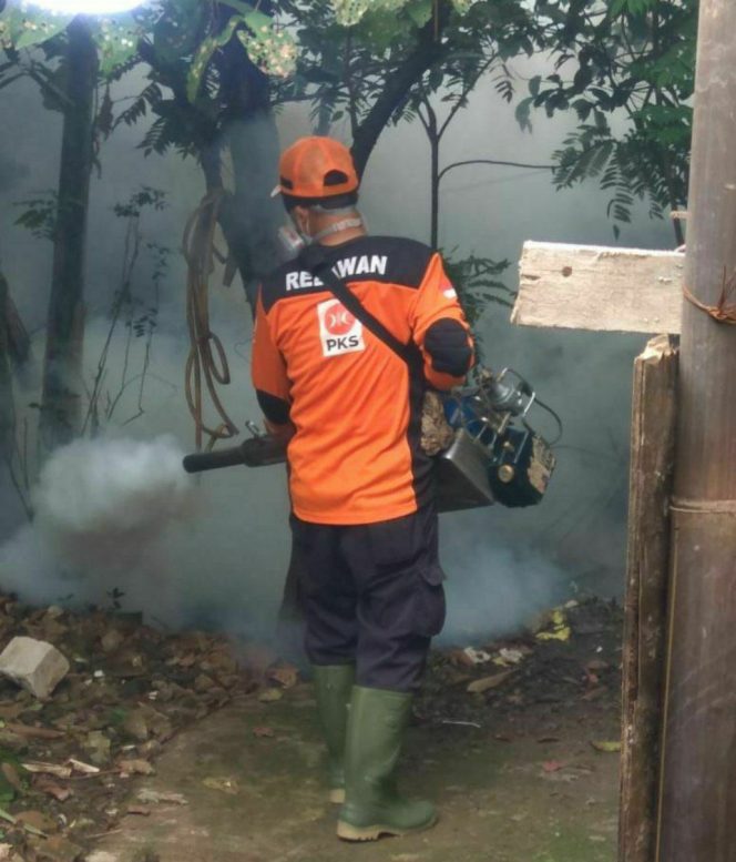 
					Relawan PKS: Kami Layani Permintaan Fogging, Masyarakat Dihimbau Hidup Sehat Dan Menjaga Kebersihan