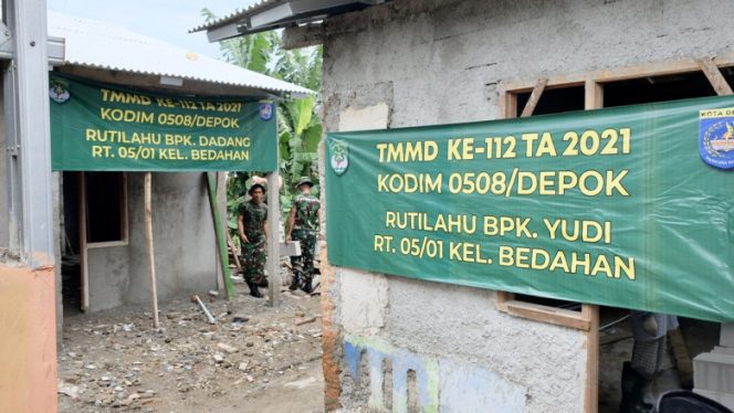 
					Rutilahu yang sedang di perbaiki dalam Program TMMD ke-112 di RT 05/01 Kelurahan Bedahan. (Foto : Diskominfo). 