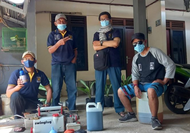 
					Relawan PKS Bersama IBH Center Fogging Lingkungan RT 01 RW 07 Kelurahan Limo