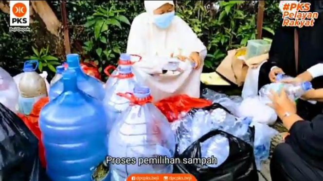 
					RKI Bersama DPRa PKS Beji Kumpulkan 35,1 Kg Minyak Jelantah Dalam Pengumpulan Perdana Bank Sampah Bandeng