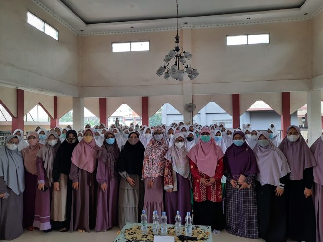 
					Kunjungi Ponpes Al-Hassan di Bekasi, Nur Azizah Beri Motivasi Kepada Santriwati