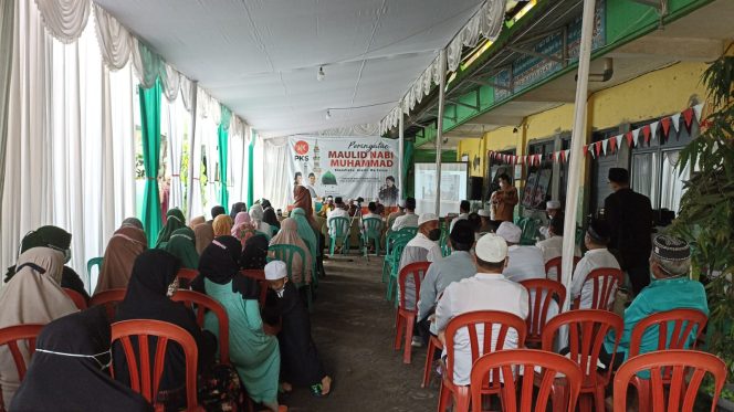 
					Cinta Pada Nabi Muhammad SAW, DPC PKS Cimanggis Gelar Maulid