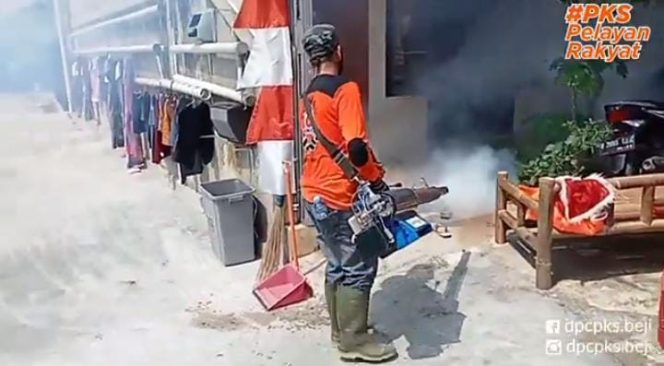 
					DPRa PKS Beji Bekerja Sama Dengan RT 02 RW 01 Kelurahan Beji Lakukan Penyemprotan Fogging