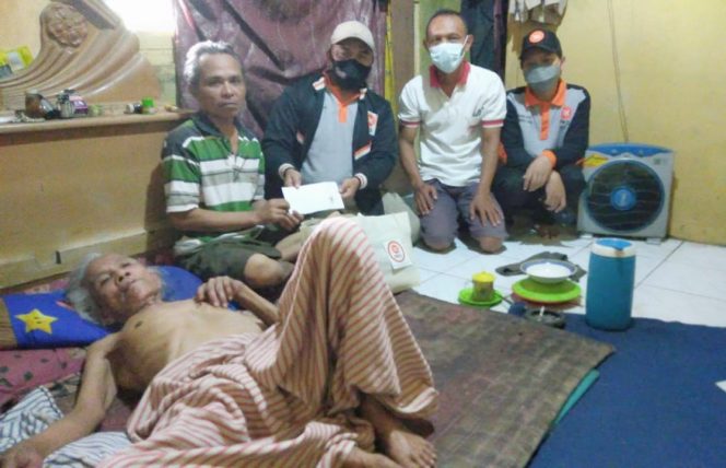 
					Respon Cepat Warga yang Membutuhkan, DPRa PKS Pondok Jaya Berikan Bantuan Uang dan Sembako
