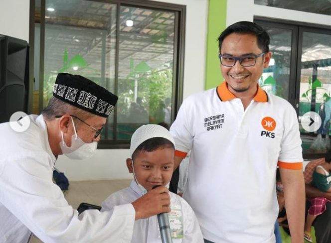 
					Aleg PKS Depok Ade Supriyatna Hadiri Acara Sunatan Massal