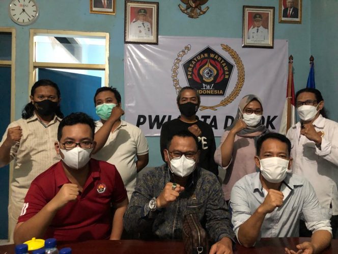 
					Kunjungi Kantor PWI, Ketua Komisi A DPRD Depok Sebut Wartawan Adalah Sahabat