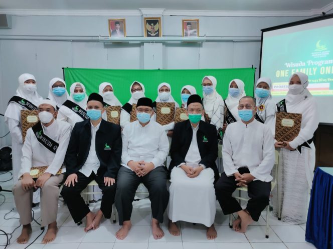 
					RQN Kota Depok Gelar Wisuda Tahfidz Program One Family One Hafidz