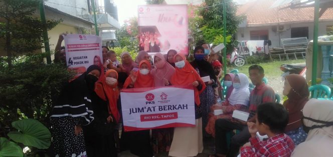 
					Sambut Hari Ibu, PKS Tapos dan RKI Kecamatan Tapos Gelar Jum’at Berkah