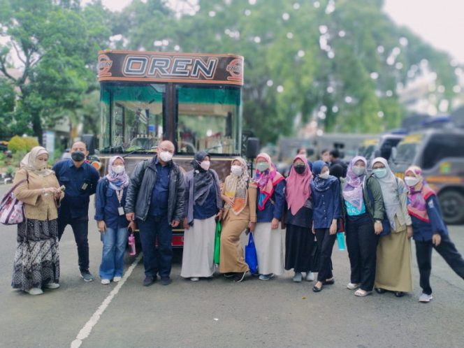 
					Diskominfo Kota Depok saat akan mengikuti city tour menggunakan bus OREN. (Foto: Diskominfo)