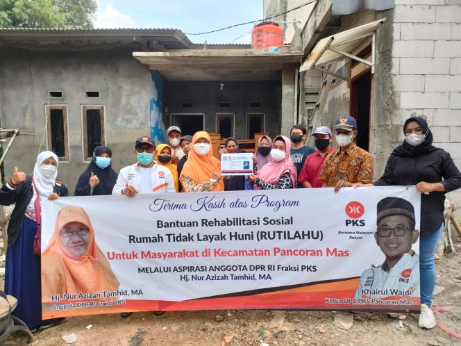 
					Masa Reses, Nur Azizah Kunjungi Rumah Warga Penerima Bantuan Rehabsos RTLH di Depok