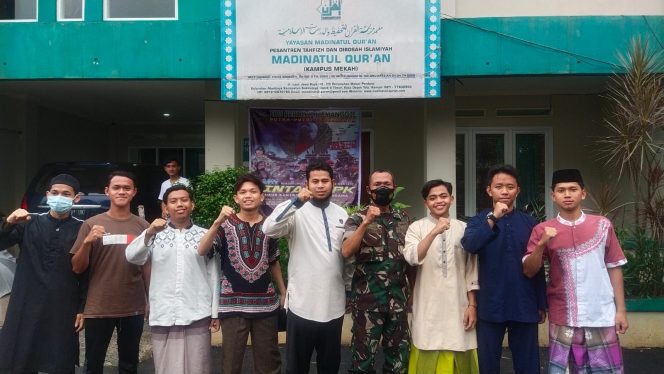 
					TNI Buka Rekrutmen Bagi Santri, Babinsa Koramil Sukmajaya Sosialisasi ke Pesantren Madinatul Quran