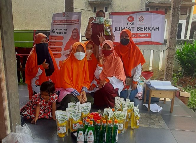 
					Aksi Sosial Jum’at Berkah di Cilangkap, Ratusan Warga Cilangkap Mendaftar Menjadi Anggota PKS