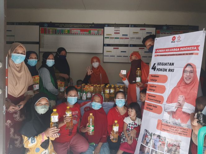 
					Minyak Goreng Masih Mahal, Program Tebus Murah RKI Kecamatan Tapos Berlanjut