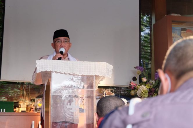 
					<em>Tausyiah malam ketiga Ramadhan: Pahala Santunan di Bulan Ramadhan</em>