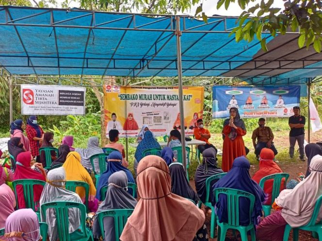 
					PKS Berbagi Kebahagiaan di Akhir Ramadhan, Iin Nur Fatinah Ajak Masyarakat Raih Kemuliaan Lailatul Qodar