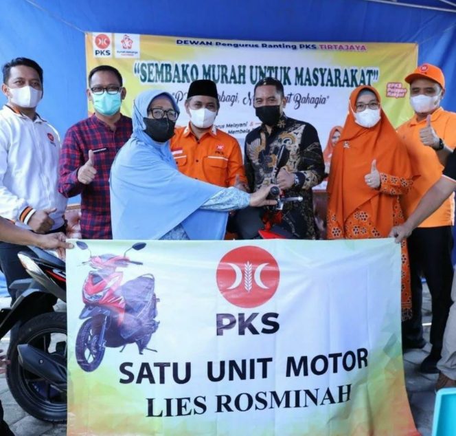 
					Dapatkan Hadiah Satu Unit Sepeda Motor, Lies Rosminah Ucapkan Terima Kasih Kepada PKS 