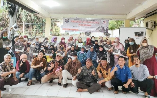 
					Komunitas Masyarakat Pengusaha Pondok Jaya Depok Adakan Pelatihan  Photografi Produk Dengan Kamera HP