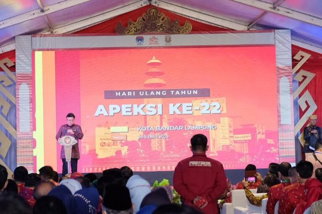 
					Menteri Pendayagunaan Aparatur Negara dan Reformasi Birokrasi (MenPAN RB), Tjahjo Kumolo saat membuka rangkaian hari jadi ke-22 APEKSI di Gedung Graha Wangsa, Bandar Lampung, kemarin, Jumat (27/05/22). (Foto: Diskominfo)