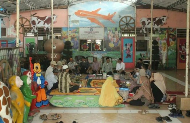 
					Anggota DPRD Depok FPKS Imam Musanto Hadiri Halal Bihalal di TK Bunga Bangsa Pancoran Mas