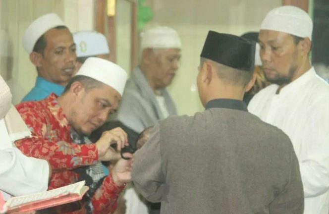 
					Anggota DPRD Depok FPKS Imam Musanto Hadiri Aqiqah di RW 014 Kelurahan Depok