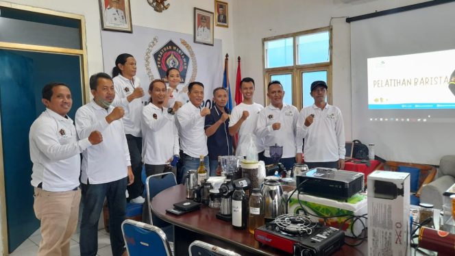 
					TJSL PLN UIP2B Bina UMKM PWI Kota Depok