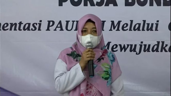 
					Kepala Seksi Pembinaan PAUD, Disdik Kota Depok, Eni Prihatini, saat membuka pelatihan konvensi Hak Anak, Rabu (29/06/22). (Foto: Tangkapan Layar).