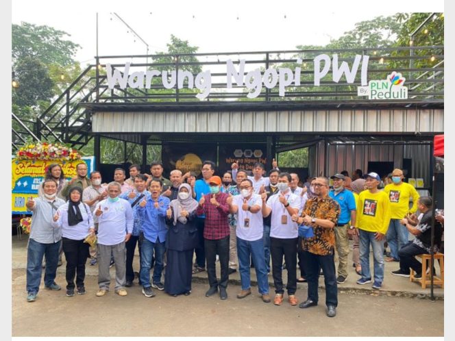 
					Berkonsep Rooftop, Warung Ngopi PWI by PLN Peduli Diresmikan