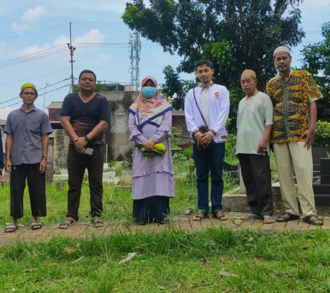 
					Pembatas Makam Warga Longsor, Anggota DPRD Depok Farida Rachmayanti Tinjau Lokasi