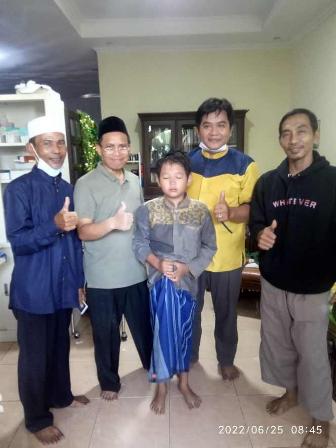 
					Liburan Anak Sekolah,  DPC PKS Kecamatan Tapos Gelar Khitanan Massal Gratis