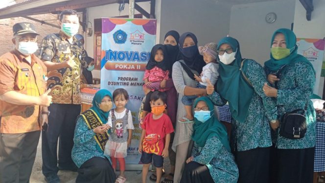 
					Kompak: Kelurahan Krukut bersama TP-PKK setempat bekerja sama dalam penurunan angka stunting. (Foto : Istimewa)