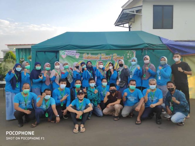 
					<em>Syiar Islam dan Memupuk Semangat Kebersamaan, Keluarga Besar Karyawan Rumah Sakit Simpangan Depok Sembelih Hewan Kurban</em>