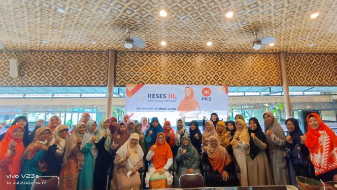 
					Reses Anggota DPRD F-PKS Provinsi Jawa Barat Iin Nur Fatinah Serap Aspirasi Perempuan Tapos