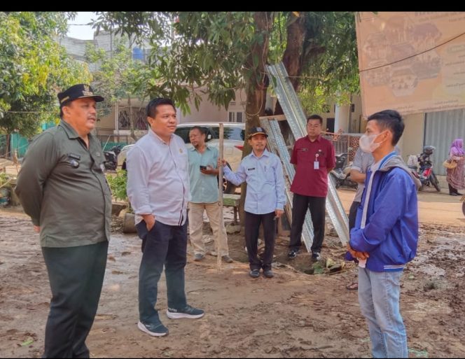 
					<em>Aleg PKS Depok Dapil Cisari Khairulloh : Harus Dicari Solusi Jangka Panjang Atasi Banjir di RW 012 Pondok Petir</em>