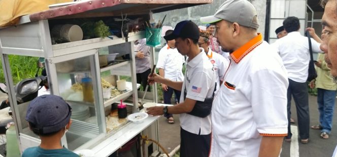 
					Tukang Bakso Syok di Gerebek PKS