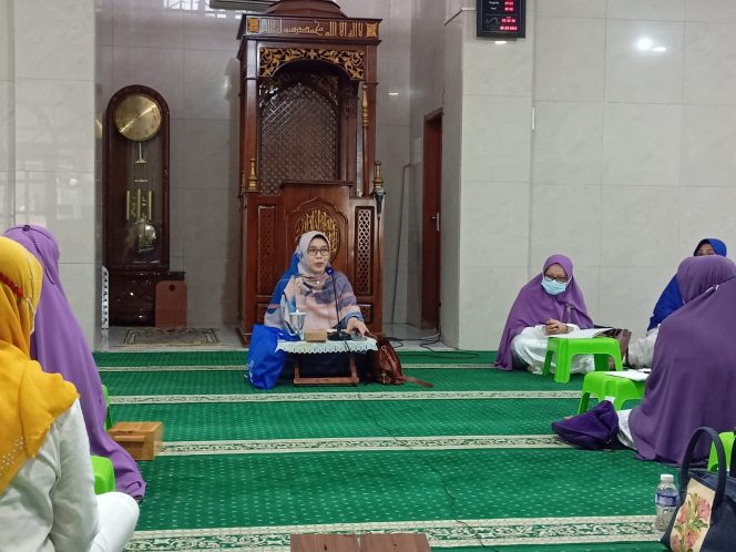 
					Hj. Iin Nurfatinah Ajak Kaum Ibu Meneladani Keluarga Nabi Ibrahim, Melalui sosok Bunda Hajar