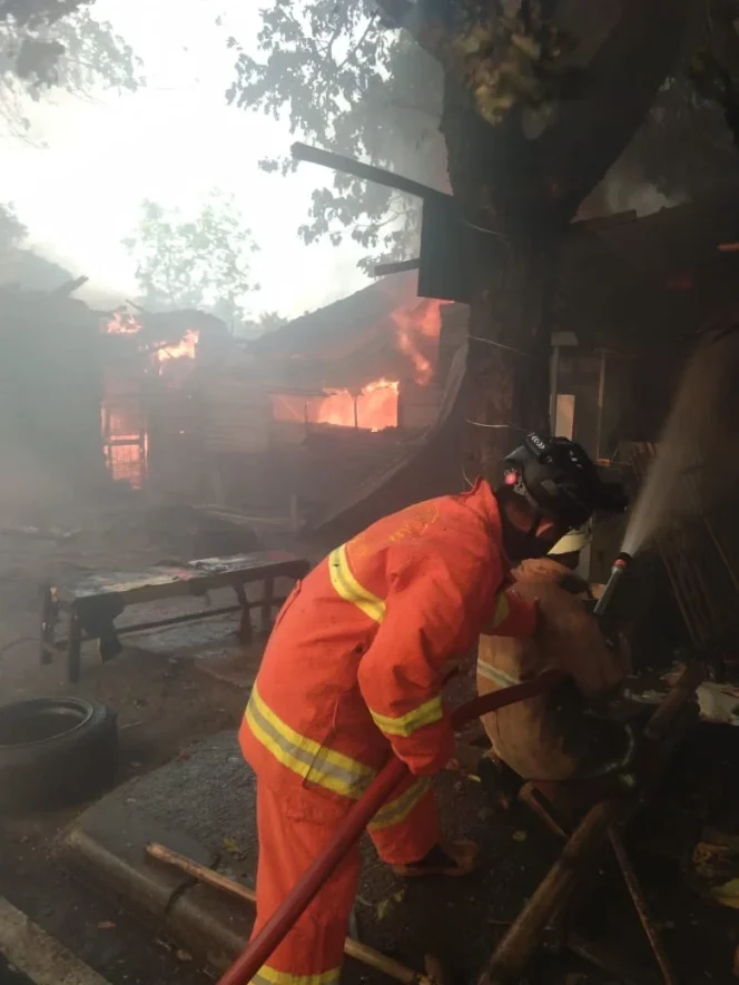 
					Damkar Depok Berhasil Tangani Kebakaran di Kecamatan Tapos dan Cipayung