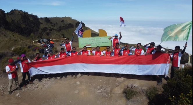
					Kibarkan Merah Putih  di  Puncak Merbabu, Sekda Depok Ajak Masyarakat Pupuk Semangat Nasionalisme