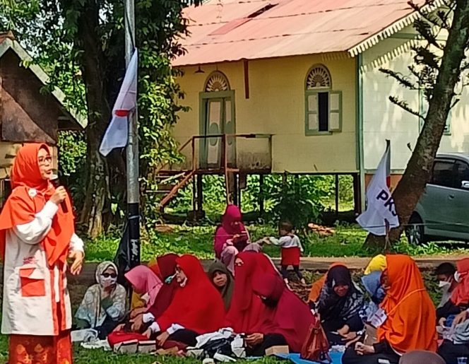 
					Hadiri Silahturahim PKS Pancoran Mas, Iin Nur Fatinah Ajak Peserta Terus Semangat Menebar Kebaikan