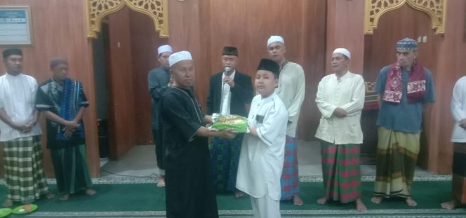 
					Peringati HUT RI, Warga RT 03 RW 07 Kelurahan Pondok Terong Isi Dengan Acara Santunan Yatim