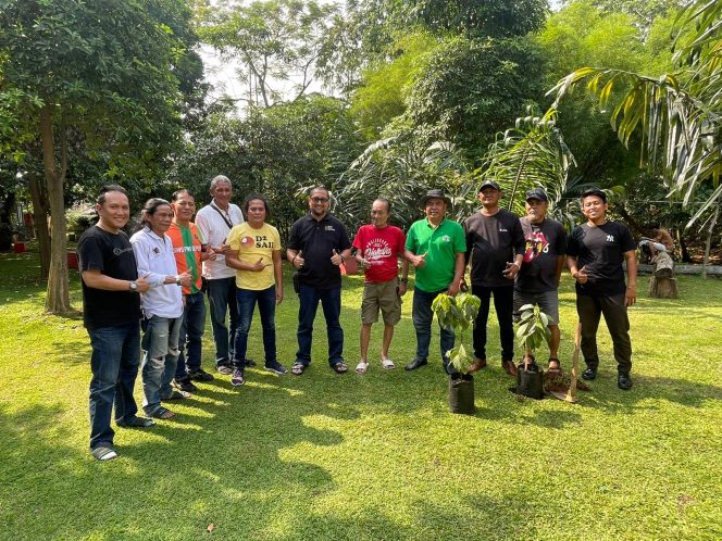 
					Sambangi Markas PWI, Deolipa Yumara Bareng K3D Ajak Warga Depok Peduli Lingkungan