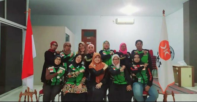 
					BBM Naik, Anggota DPRD Depok FPKS Farida Rachmayanti Dengarkan Curhatan Ojol Perempuan